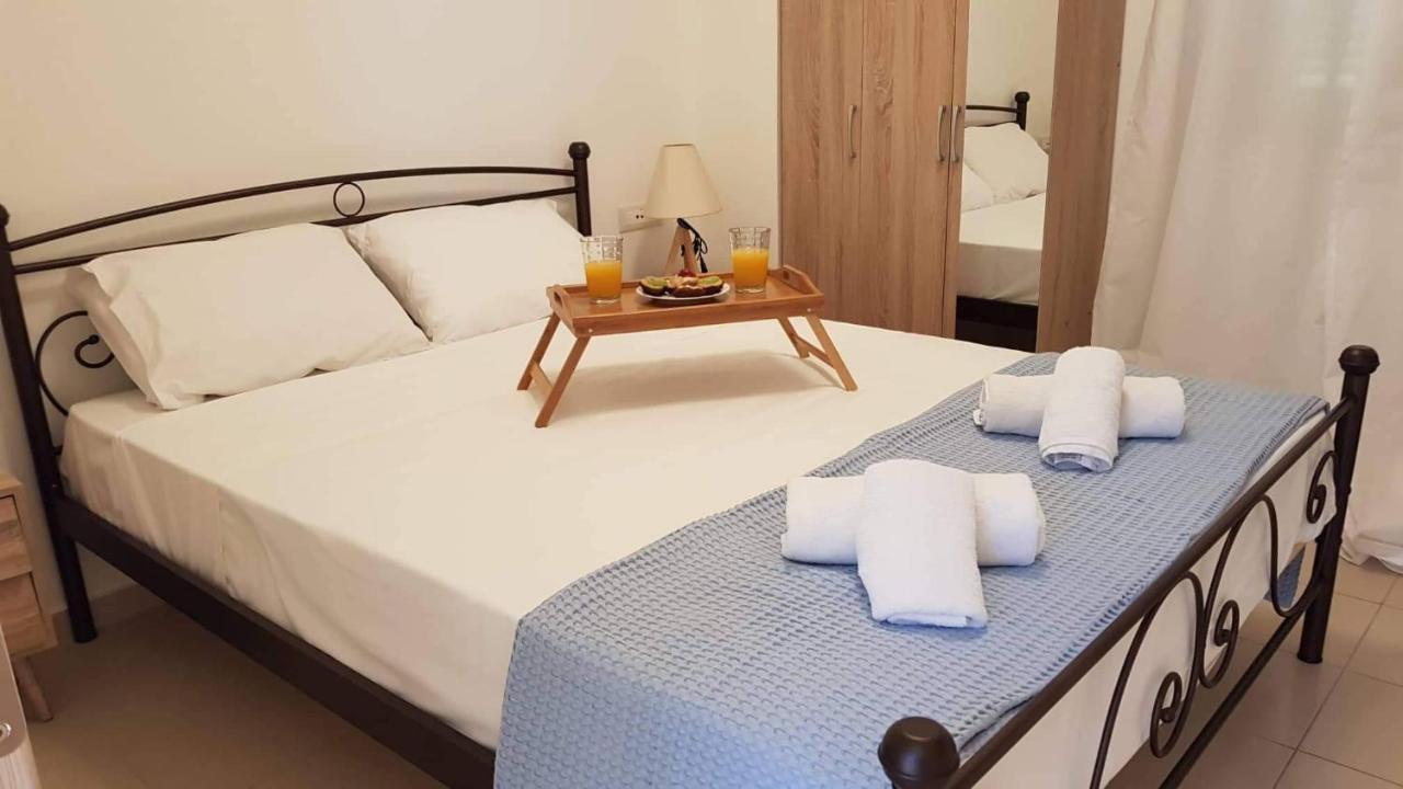 Marina Deluxe Apartments Истро Экстерьер фото